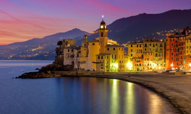 A 2 Passi Dal Centro Appartement Genua Buitenkant foto
