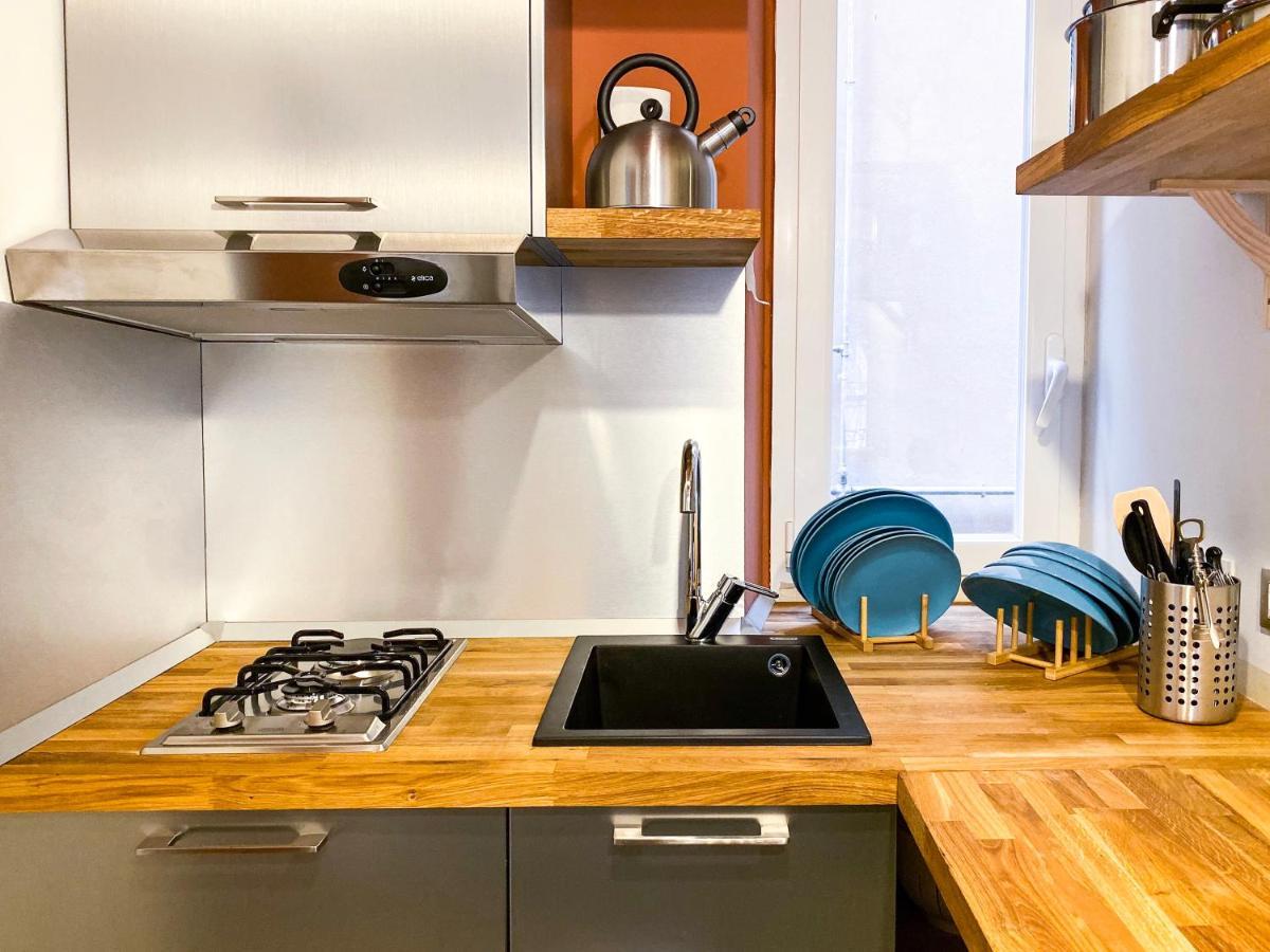 A 2 Passi Dal Centro Appartement Genua Buitenkant foto